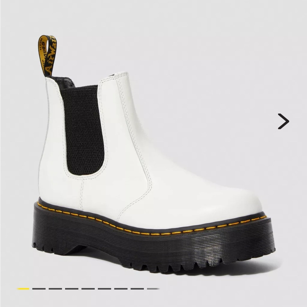 Dr martens platform Chelsea boots